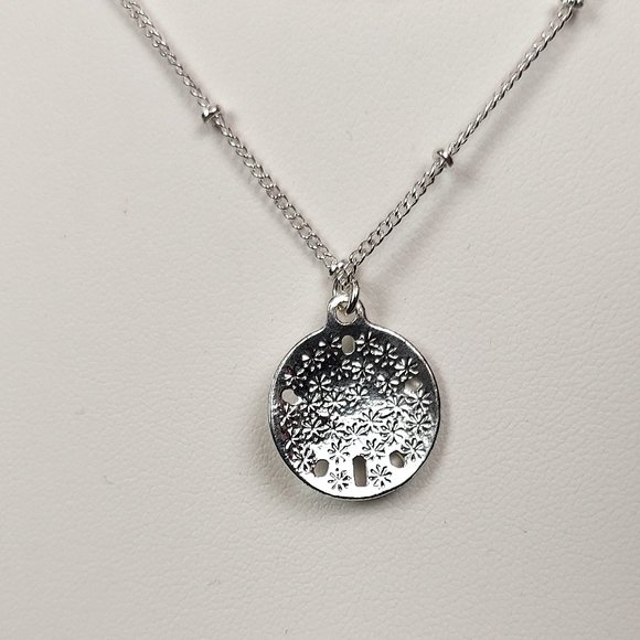 NIB AVON 2 TIER SILVER TONE SAND DOLLAR NECKLACE AND EARRING SET (PINK) - Picture 6 of 14